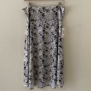 LuLaRoe, “Azure” black/white floral skirt, Size L